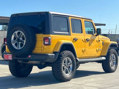 Used 2019 Jeep Wrangler Unlimited Sahara image 3