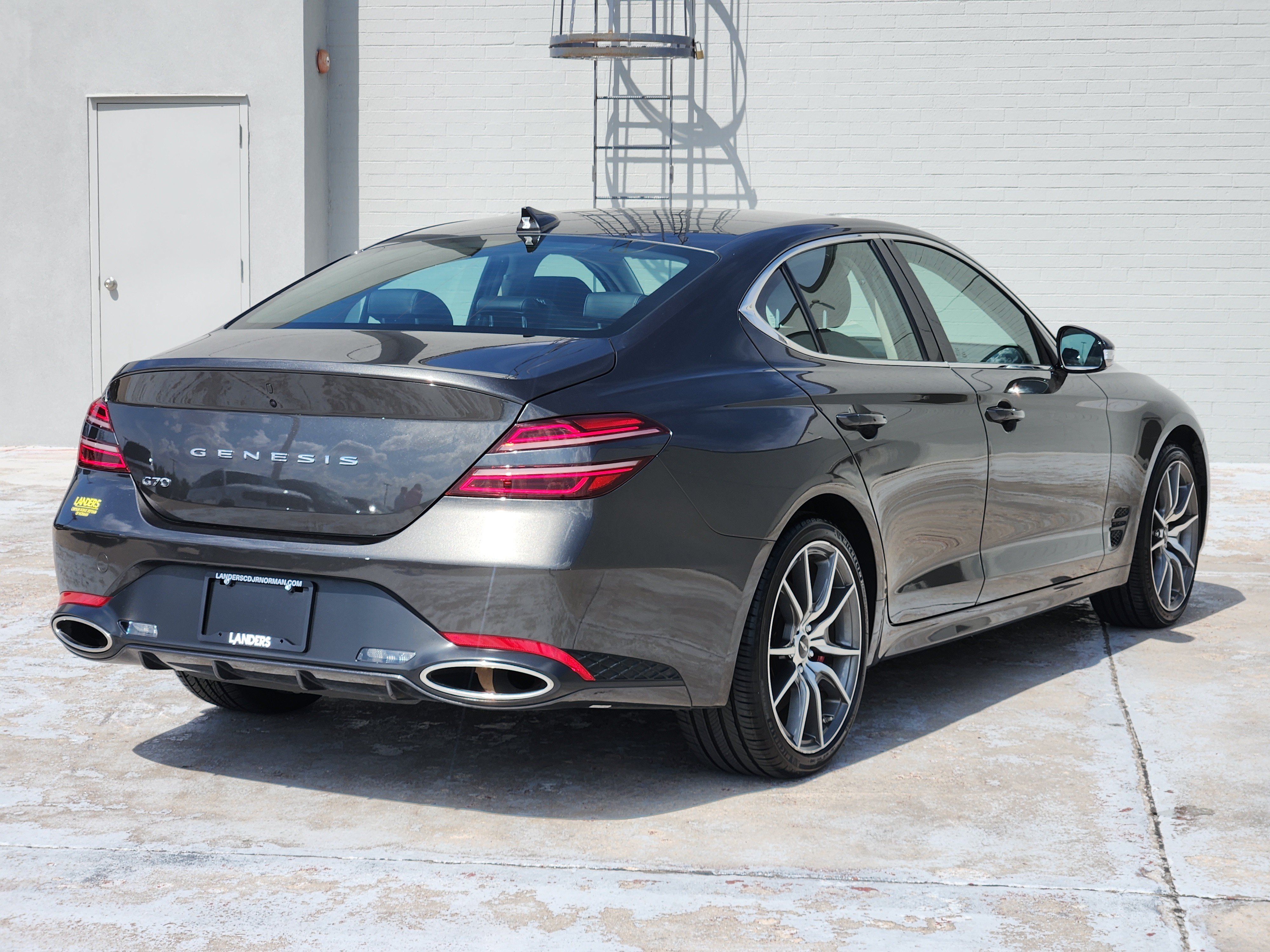 Used 2025 Genesis G70 2.5T RWD image 8
