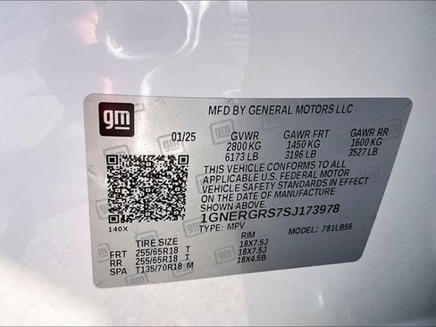 Used 2025 Chevrolet Traverse LT FWD image 28