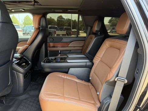 Used 2022 Lincoln Navigator Reserve AWD/4WD image 29