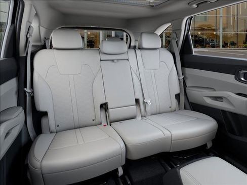 New 2025 Kia Sorento S w/ Panoramic Sunroof Package image 16