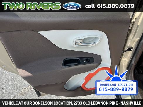 Used 2015 Jeep Renegade Latitude w/ Cold Weather Group FWD image 26