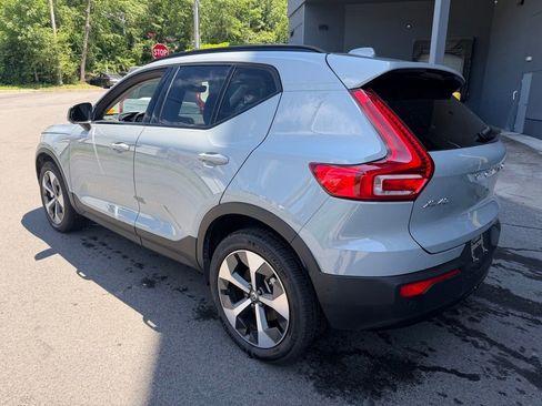 Used 2026 Volvo XC40 B5 Plus AWD/4WD image 2