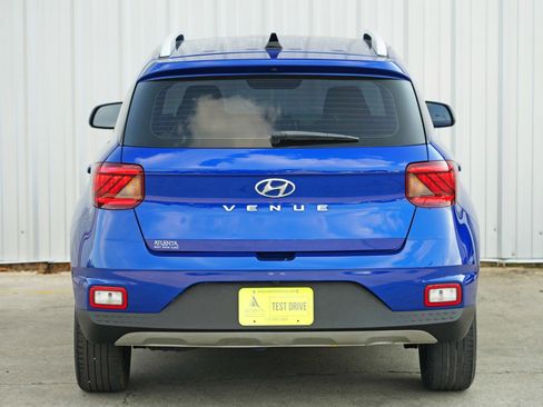Used 2022 Hyundai Venue Limited w/ Cargo Package image 46