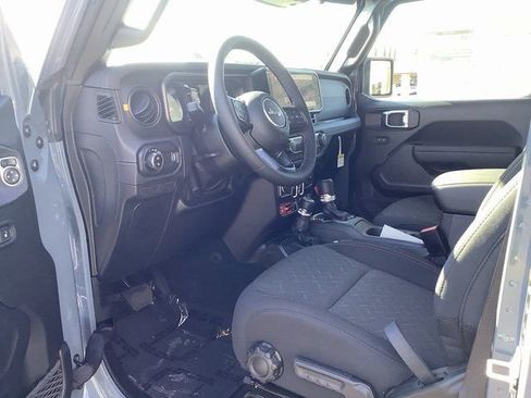 New 2026 Jeep Gladiator Mojave w/ Steel Bumper Group image 7