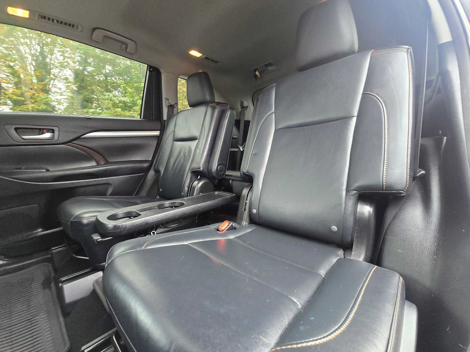 Used 2016 Toyota Highlander XLE AWD/4WD image 17