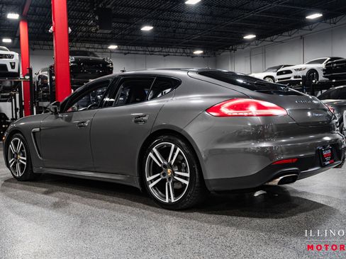 Used 2016 Porsche Panamera 4 Edition image 3