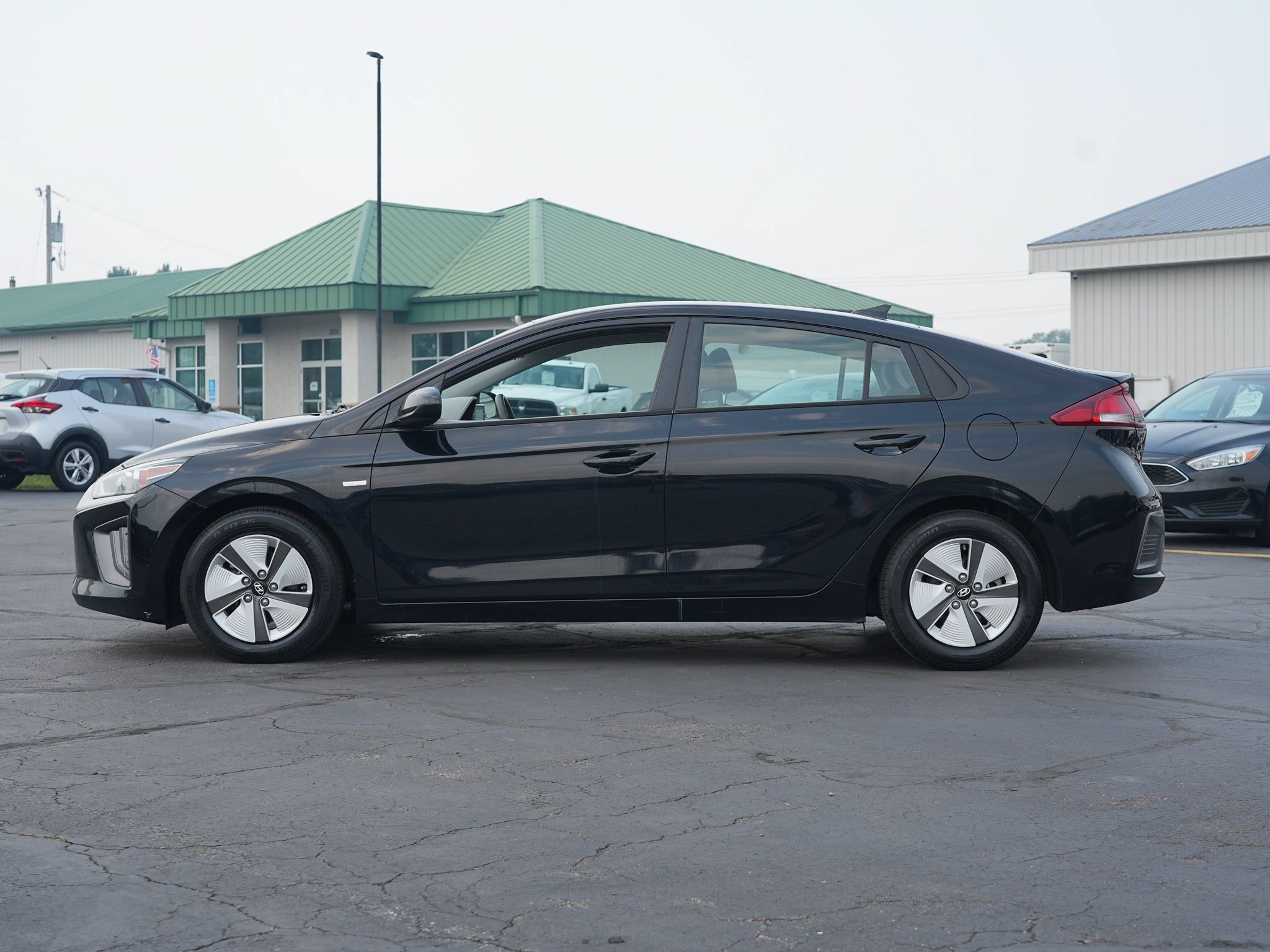 Used 2020 Hyundai Ioniq Blue FWD image 7
