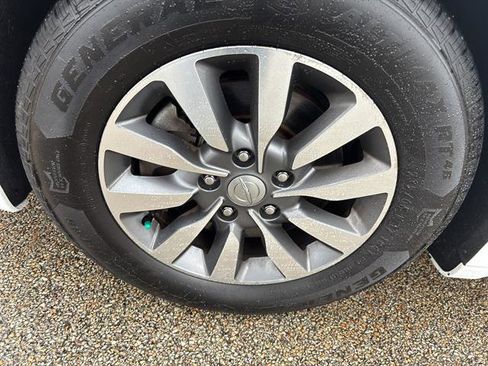 Used 2020 Chrysler Pacifica Touring-L Plus w/ Advanced Safetytec Group image 9