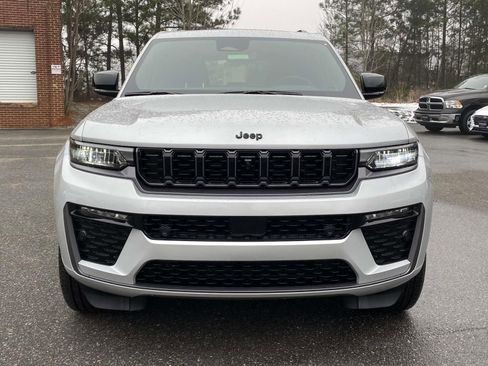 New 2026 Jeep Grand Cherokee Limited AWD/4WD image 2