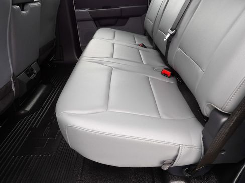 Used 2024 Ford F550 image 44