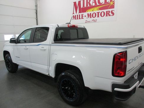 Used 2022 Chevrolet Colorado LT w/ LT Convenience Package image 4