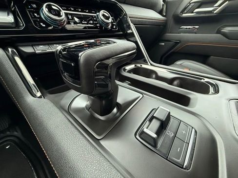 Used 2024 GMC Sierra 1500 AT4 w/ Technology Package image 28