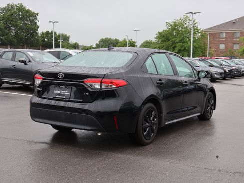 Used 2024 Toyota Corolla LE FWD image 4