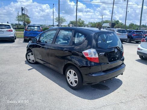 Used 2010 Honda Fit image 4