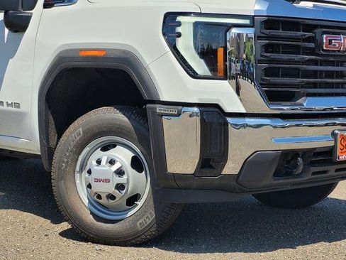 New 2026 GMC Sierra 3500 Pro w/ Convenience Package RWD image 9
