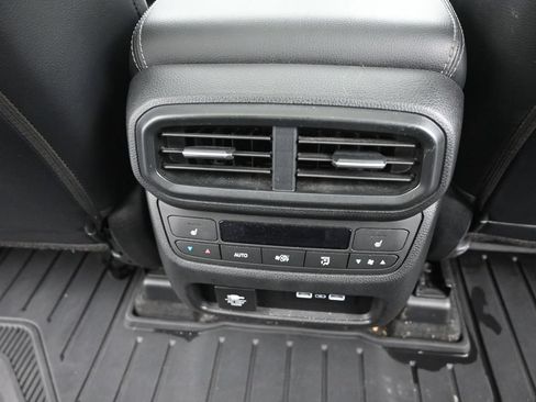Used 2023 Honda Pilot Elite image 12