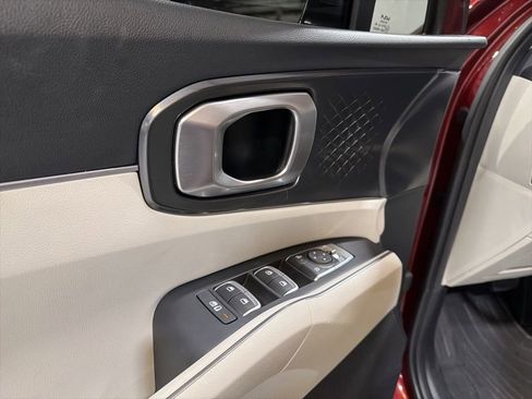 Used 2024 Kia Sorento S image 26