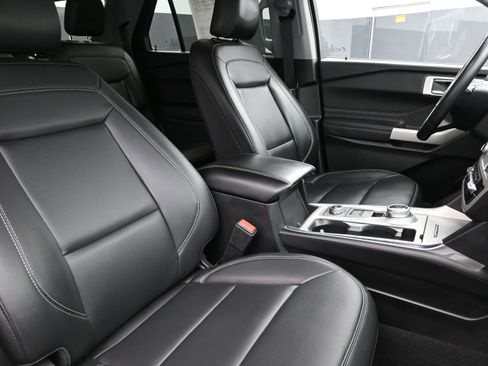 Used 2023 Ford Explorer XLT w/ Equipment Group 202A image 28