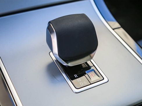 Certified 2024 Land Rover Range Rover Evoque S image 18