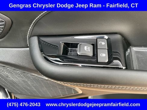 Certified 2023 Jeep Grand Cherokee Overland AWD/4WD image 23