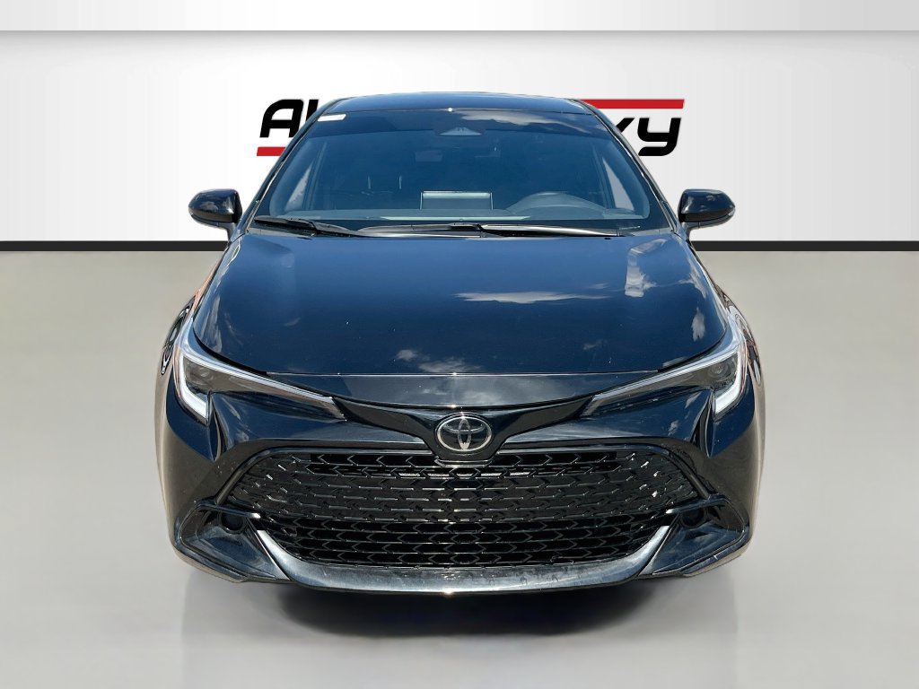 Used 2026 Toyota Corolla SE FWD image 2
