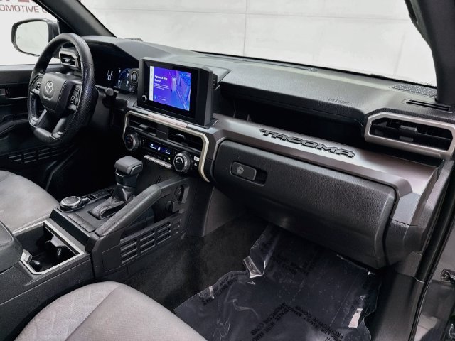 Used 2025 Toyota Tacoma SR5 AWD/4WD image 28