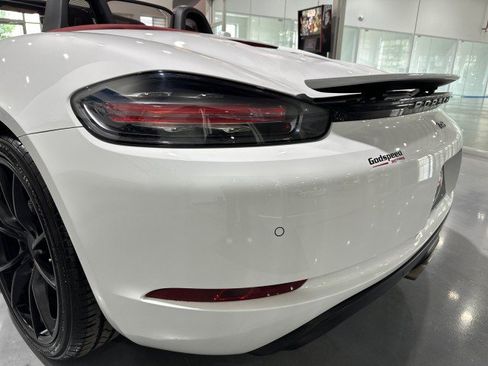 Used 2017 Porsche 718 Boxster RWD image 33