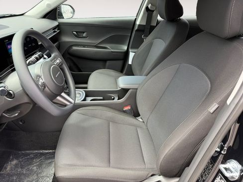 Certified 2025 Hyundai Kona SE image 12