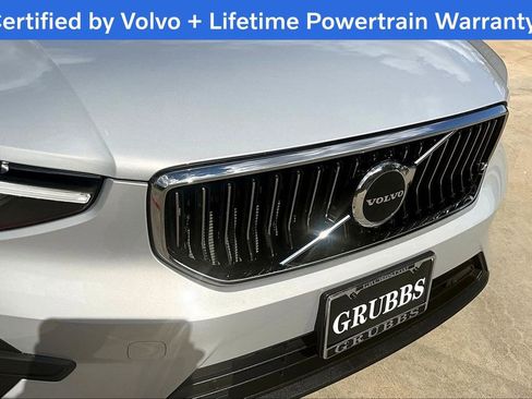 Certified 2025 Volvo XC40 B5 Core image 36