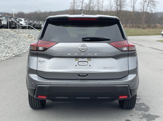 Used 2024 Nissan Rogue SV video 4