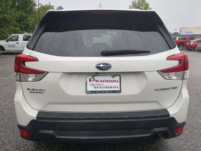 Used 2020 Subaru Forester Premium AWD/4WD image 5