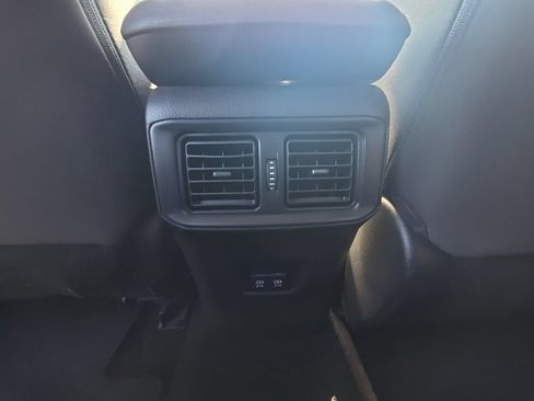 Used 2019 Toyota RAV4 XLE w/ Convenience Package FWD image 11