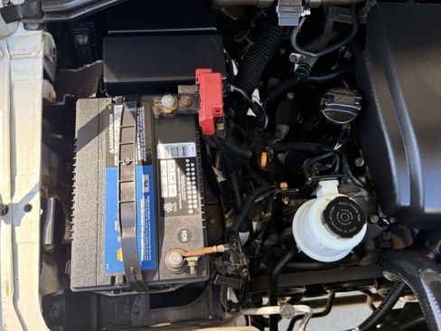 Used 2011 Nissan Titan SV w/ SV Value Truck Pkg image 18