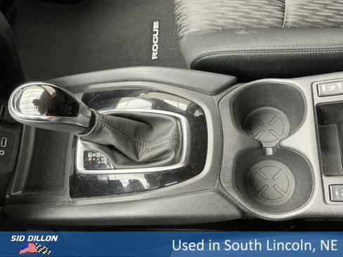 Used 2019 Nissan Rogue SV image 13