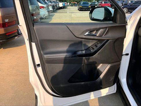 Used 2026 Chevrolet Equinox LT FWD image 18