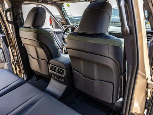 Used 2024 Lexus GX 550 AWD/4WD image 30