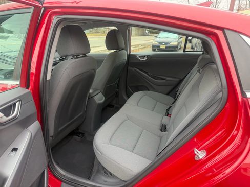 Used 2022 Hyundai Ioniq SE image 14
