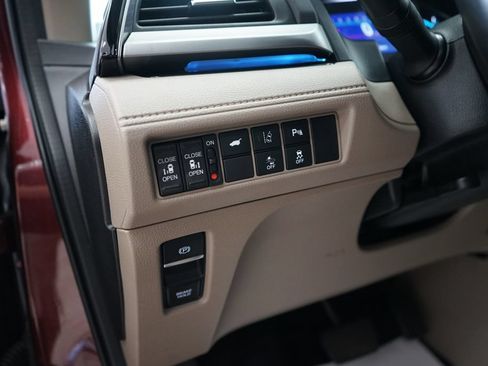 Used 2018 Honda Odyssey Elite image 31