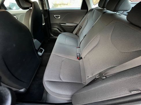 Used 2025 Kia K4 LXS image 27