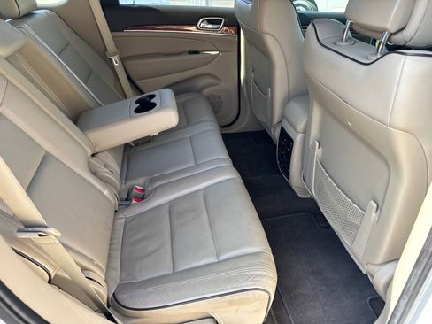 Used 2013 Jeep Grand Cherokee Overland image 11