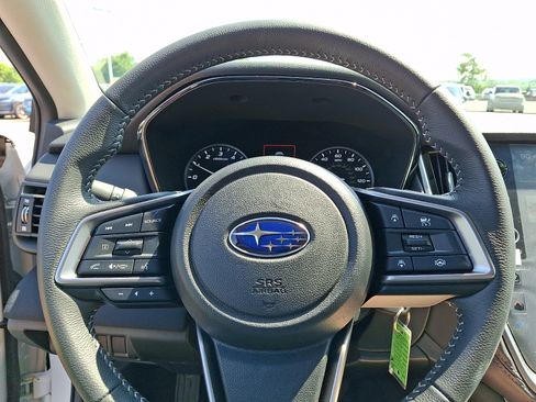 Used 2025 Subaru Outback Premium AWD/4WD image 20
