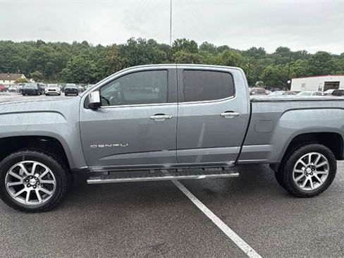 Used 2021 GMC Canyon Denali image 2