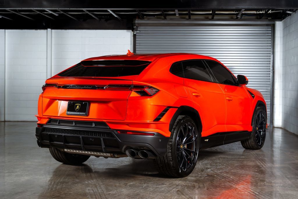 Used 2024 Lamborghini Urus S AWD/4WD image 5