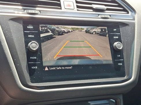 Certified 2024 Volkswagen Tiguan SE AWD/4WD image 22