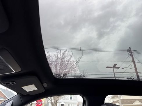 Used 2024 GMC Sierra EV Denali image 28