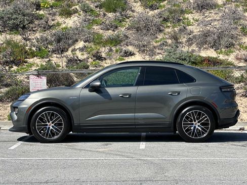 New 2026 Porsche Macan 4 Electric image 2