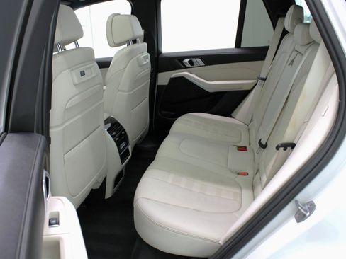 Used 2020 BMW X5 sDrive40i w/ Luxury Seating Package RWD image 36