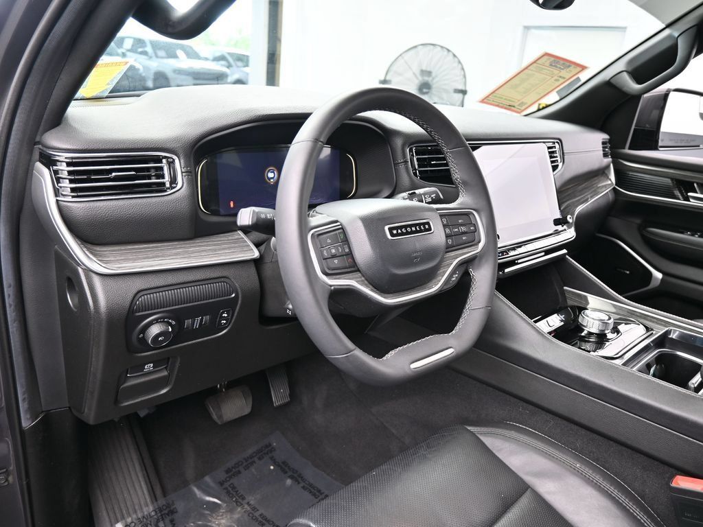 Used 2022 Jeep Wagoneer Series II RWD image 10