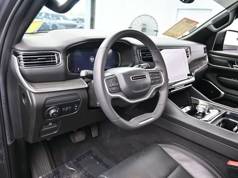 Used 2022 Jeep Wagoneer Series II image 10